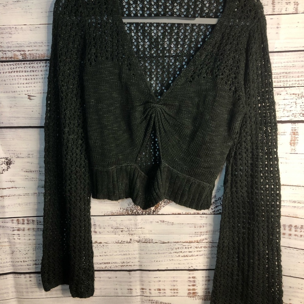 Chic Grey/Black Knit Sweater - Picture 2 of 14